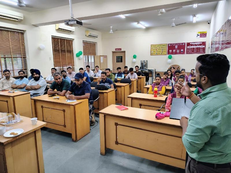 शाखा कार्यालय,  बद्दी द्वारा दिनांक 06.08.2025 को बद्दी स्थित M/s औरो वीविंग में SPREE य़ोजना(Scheme to Promote Registration of Employers/Employees) के संबंध में जागरुकता शिविर का आयोजन किया गया।